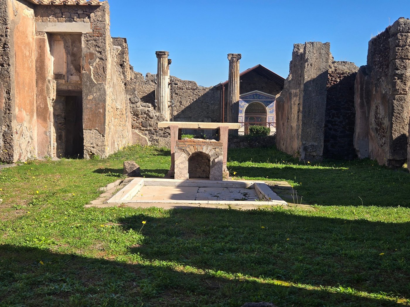 From Rome: Pompeii Guided Tour and Amalfi Coast Day Trip