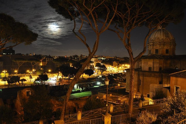 Rome: Haunted Ghosts Tour with Local Guide