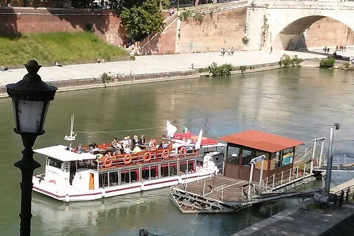 Tiber River Aperitif Cruise