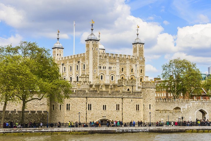 Tower of London Tickets with Access to the Crown Jewels