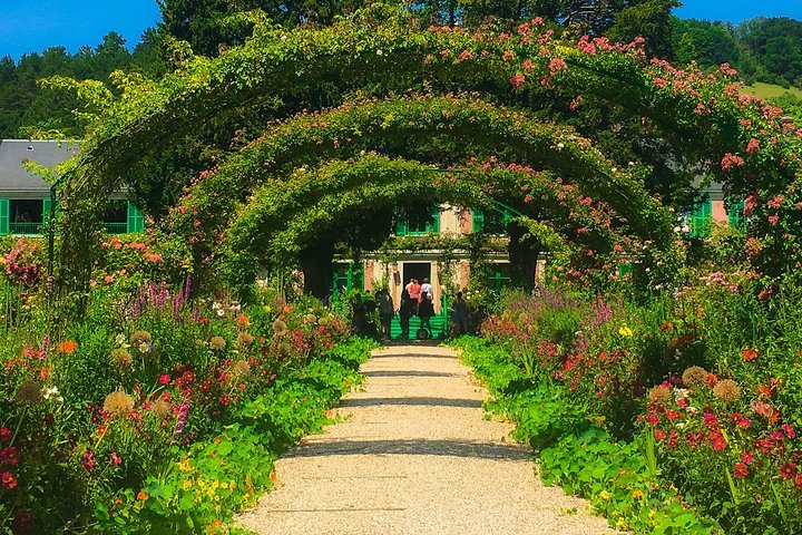 From Paris: Full-Day Monet's House & Gardens Audio Guided Tour