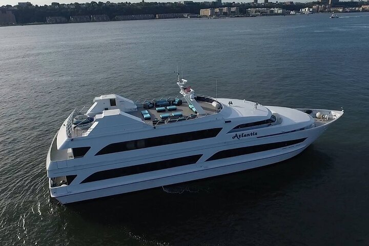 VIP New Year’s Eve Cruise in New York City