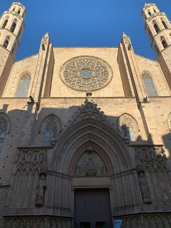 Skip-the-Line Guided Tour of Santa Maria del Mar Interior