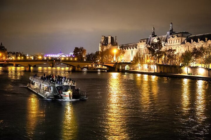 1-Hour Paris Illuminated Evening Sightseeing Cruise